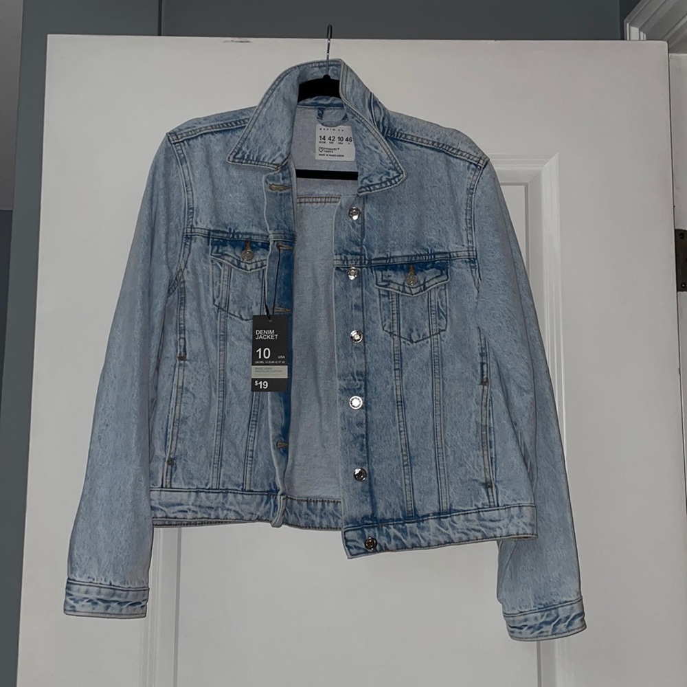 NEVER WORN DENIM JACKET SIZE 10! NWT